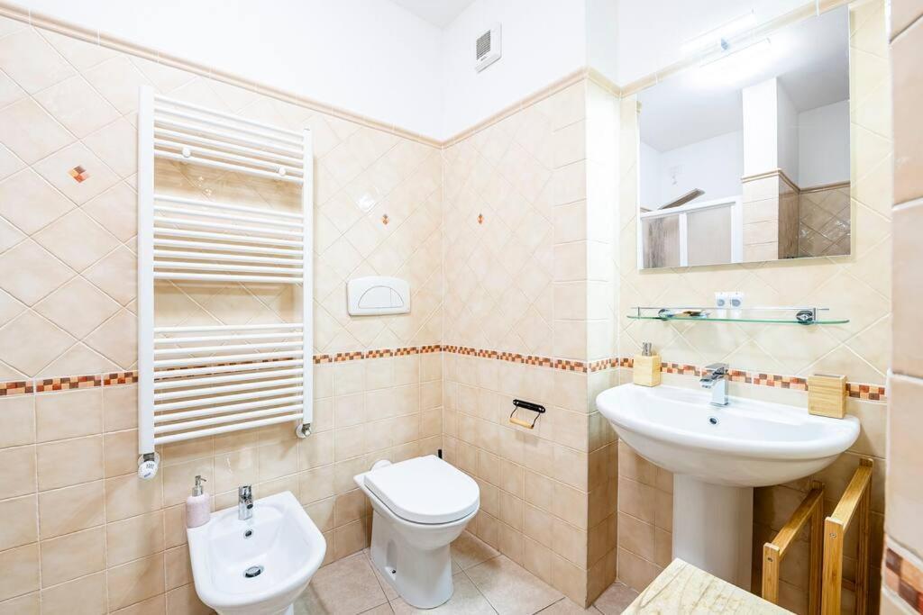 Leopolda Apartment Free Wi-Fi Firenze Bagian luar foto